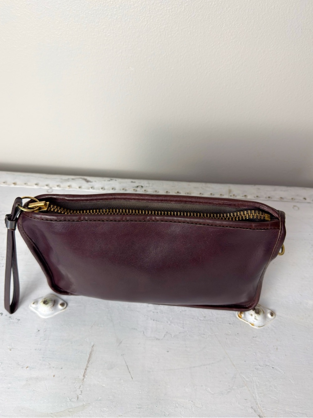 Vintage Coach Essential Basic Burgundy Crossbody Clutch Bag NYC 1970’s - Picture 3 of 13